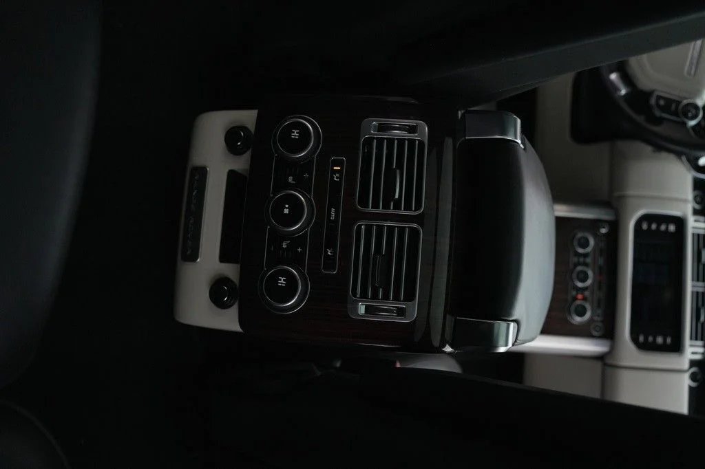 Used 2015 Black Land Rover 5.0L V8 Supercharged image 21