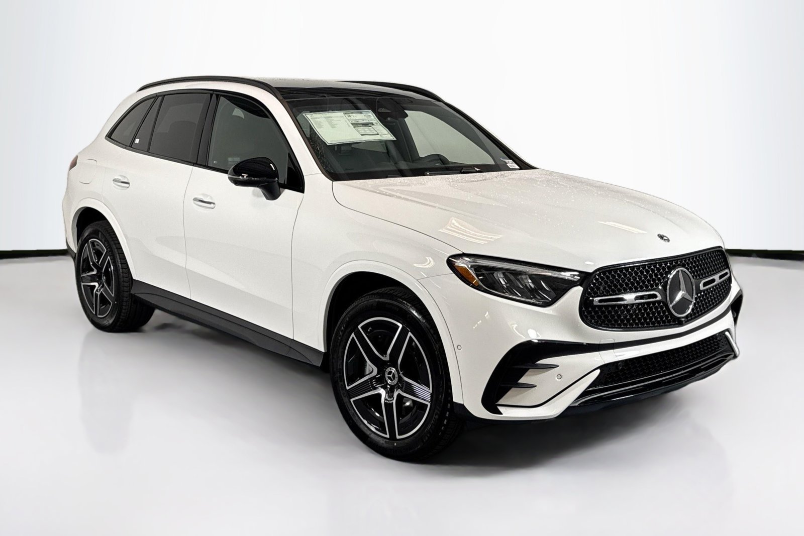 New 2026 Polar White Mercedes-Benz GLC 300 image 3