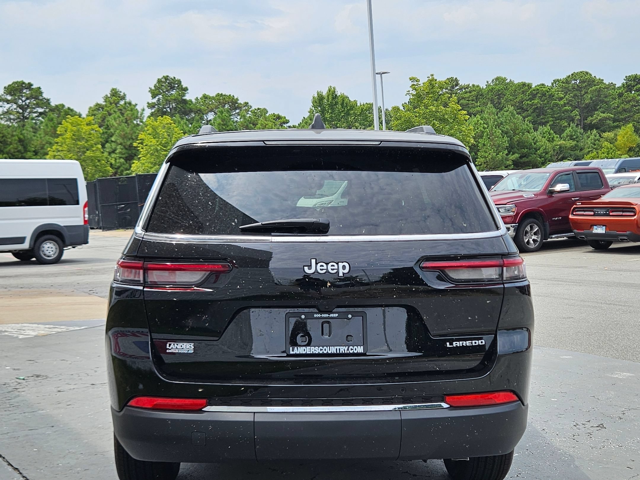 New 2026 Diamond Black Crystal Pearlcoat Jeep Laredo image 6