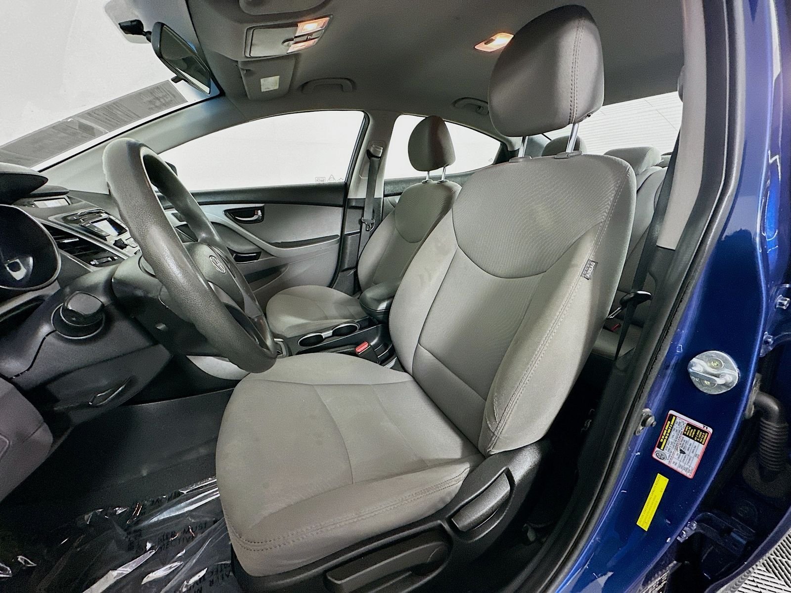 Used 2016 Lakeside Blue Hyundai SE image 19