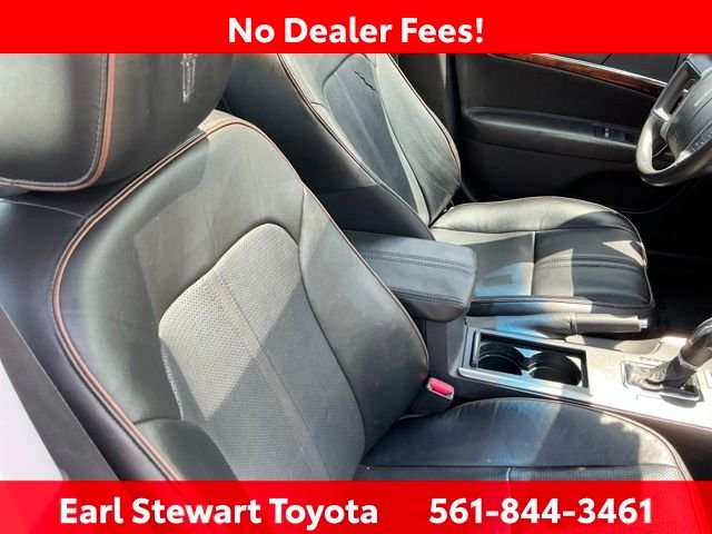 Used 2010  Lincoln Base image 32
