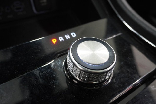 Used 2023 Diamond Black Crystal Pearlcoat Jeep Overland image 31