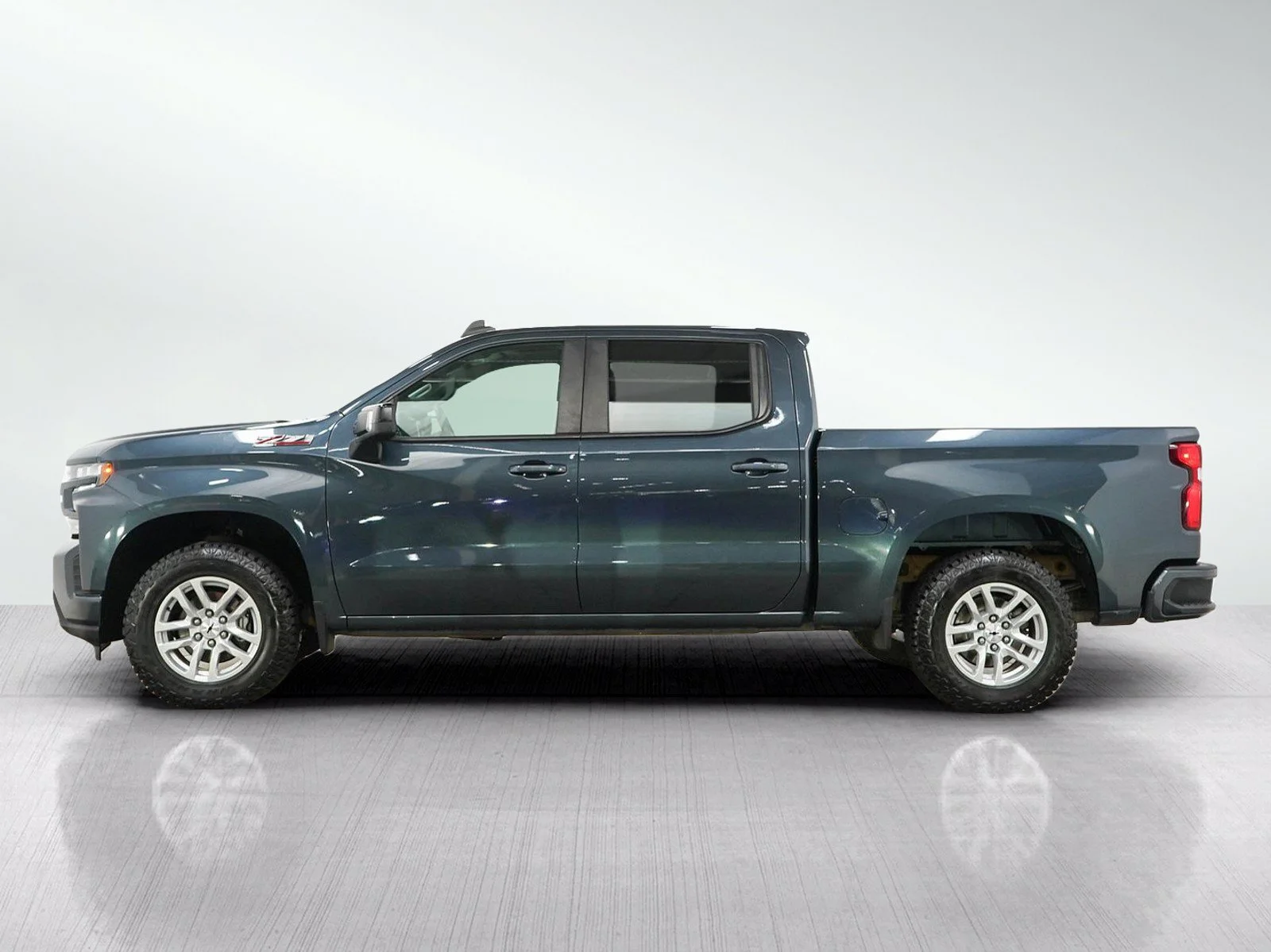 Used 2019 Chevrolet Silverado 1500 RST with VIN 1GCUYEED2KZ178087 for sale in Roseville, Minnesota