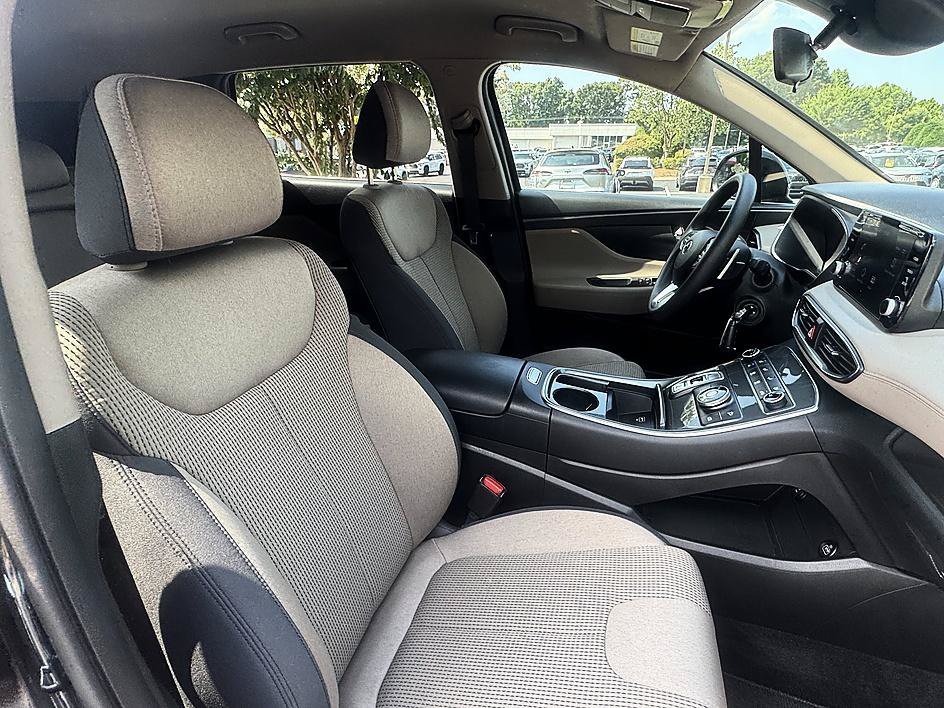 Used 2023 Twilight Black Hyundai SE image 19