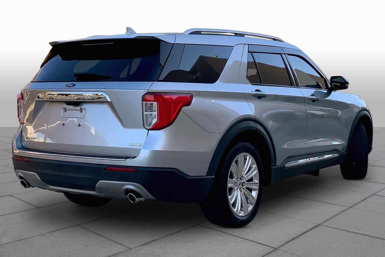 Used 2020 Iconic Silver Ford Limited image 13