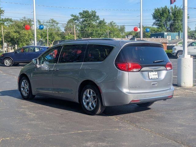 Used 2019 Billet Silver Metallic Clearcoat Chrysler Limited image 9