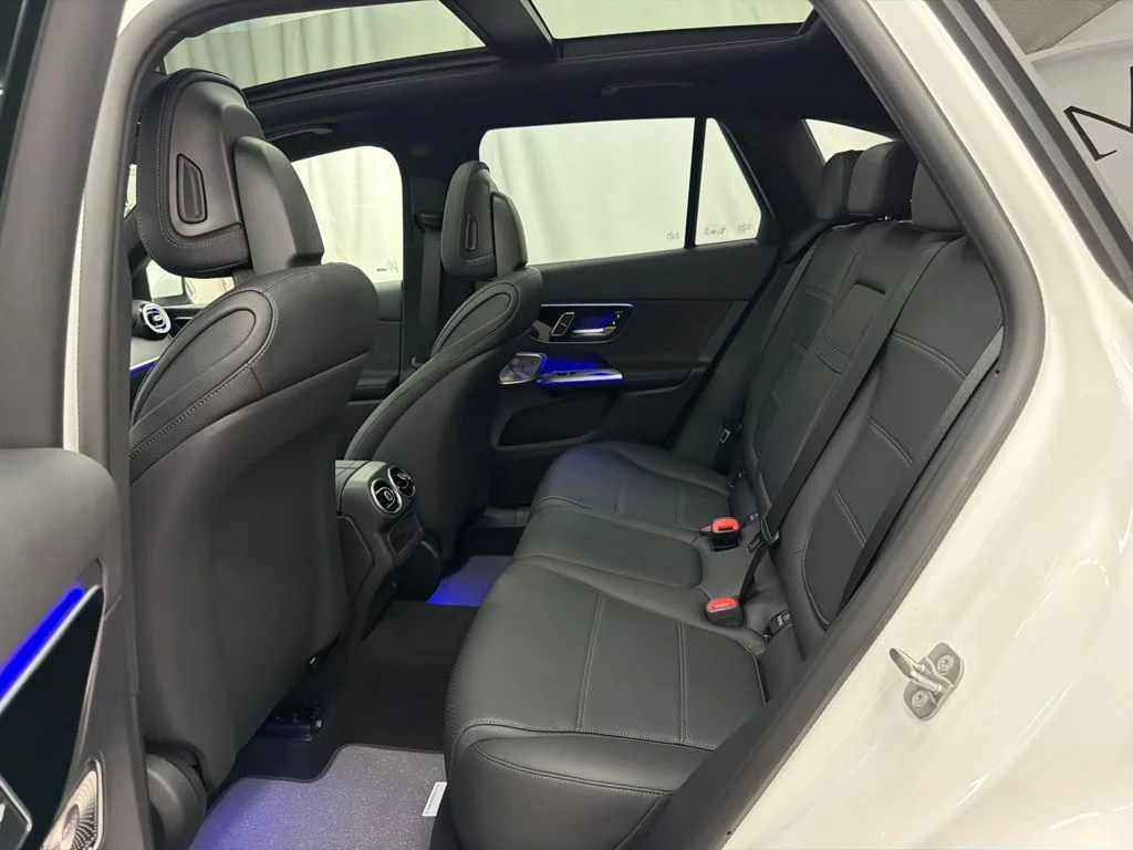 New 2027 White Mercedes-Benz GLC 300 image 19