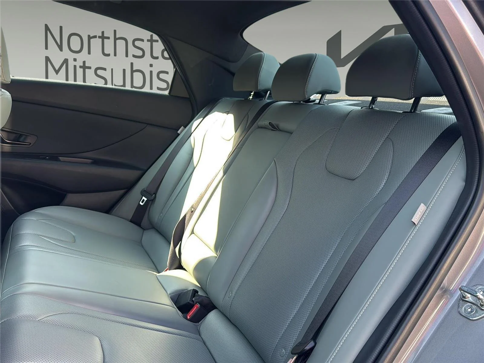 Used 2024 Fluid Metal Hyundai Limited image 21