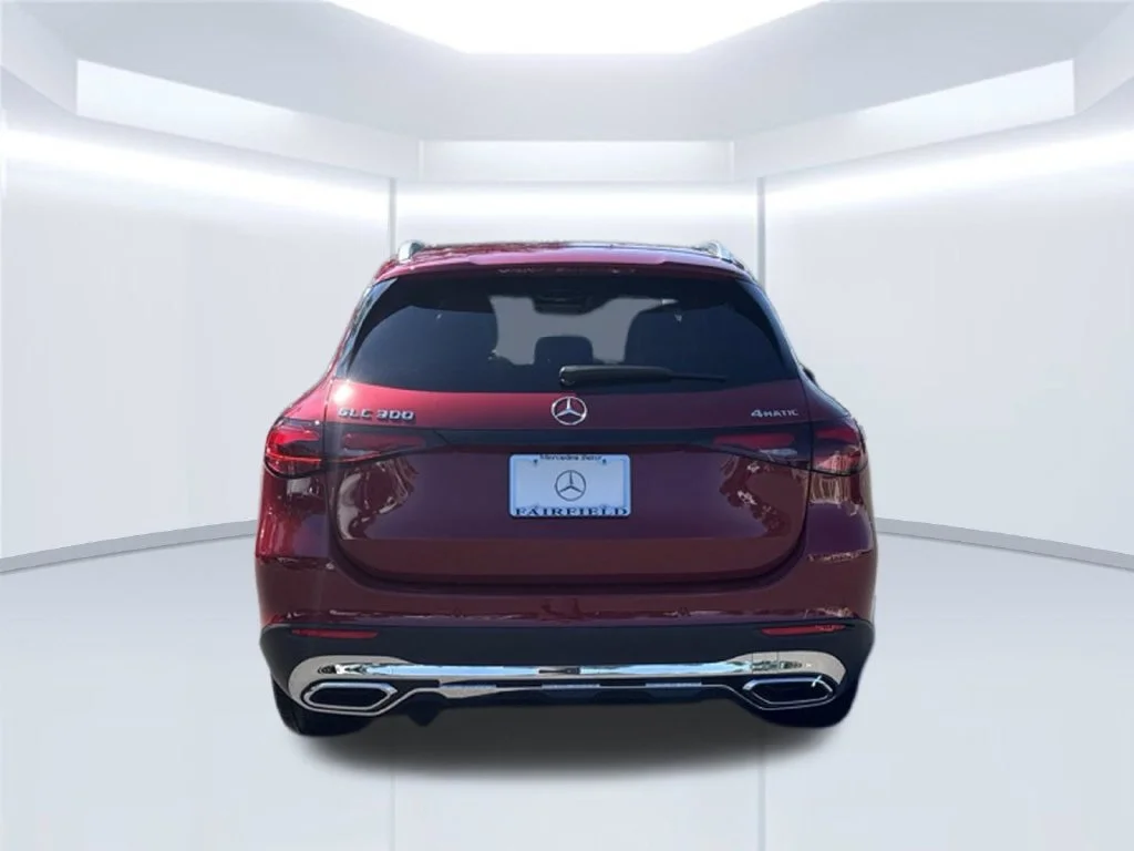 New 2027 MANUFAKTUR Patagonia Red Metallic Mercedes-Benz GLC 300 image 4