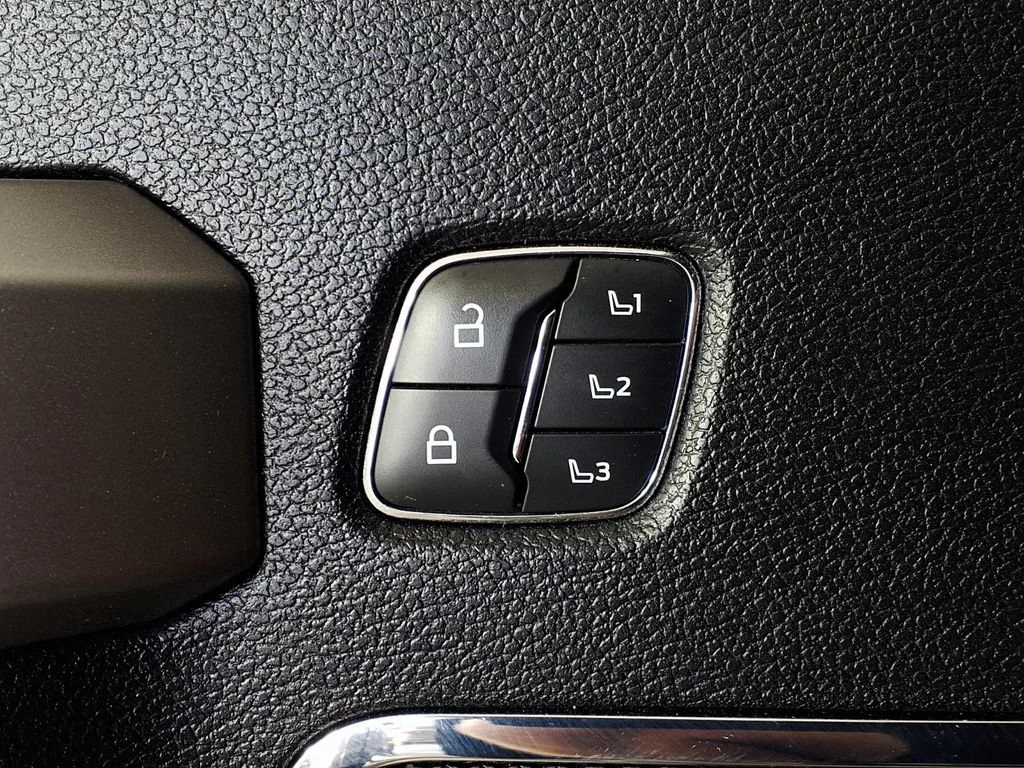 Used 2020 Magnetic Metall Ford XL image 19