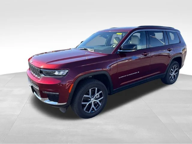 Used 2025 Red Jeep Limited 4x4 image 1