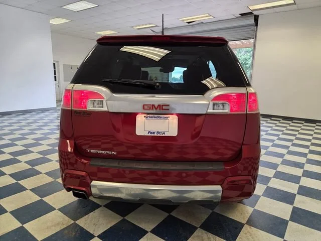 Used 2015 CRYSTAL RED TINTCOAT GMC Denali image 6