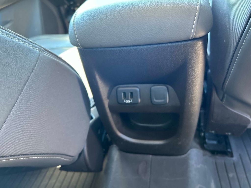 Used 2022 White GMC Denali image 14