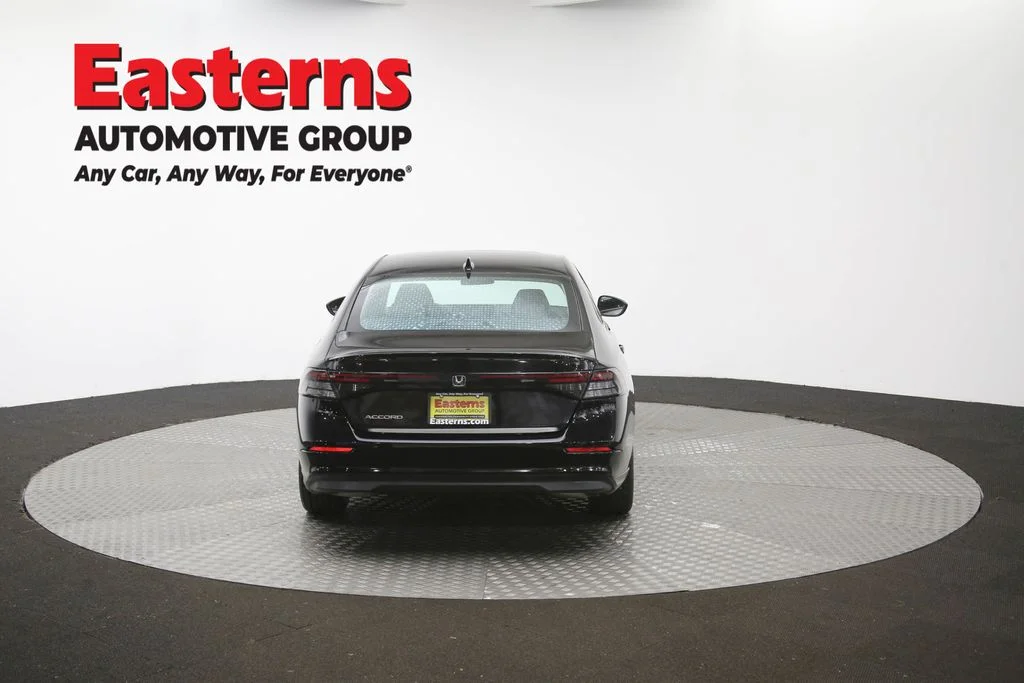 Used 2025 Black Honda SE image 31