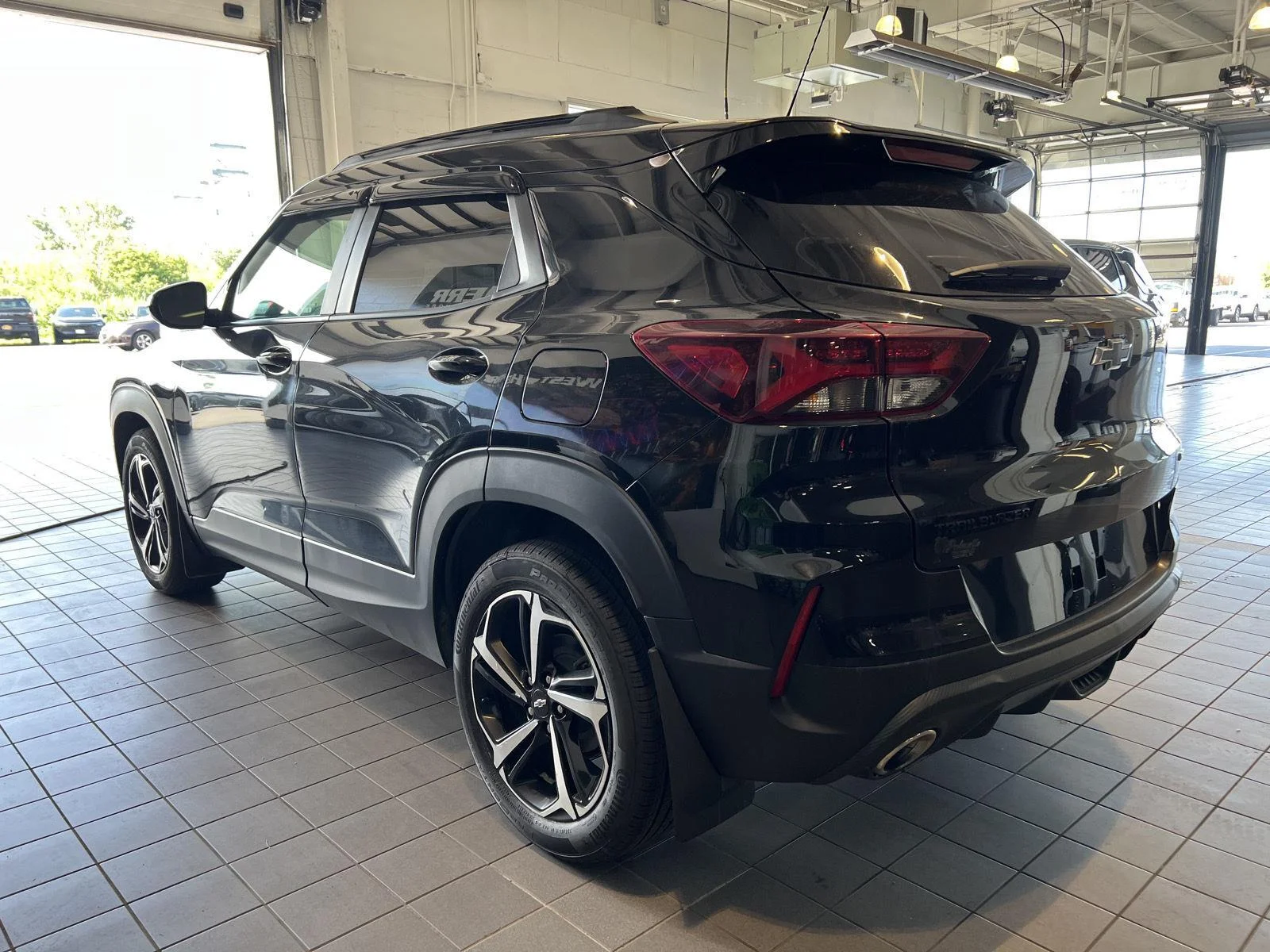 Used 2022 Mosaic Black Metallic Chevrolet RS image 6