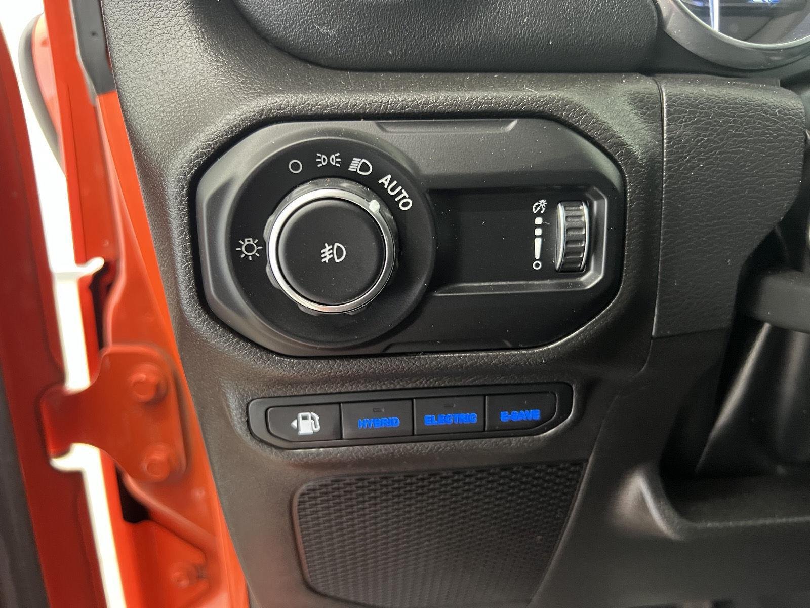 Used 2023 Punkn Metallic Clearcoat Jeep Rubicon image 15