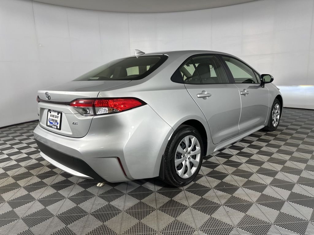 Used 2020 Silver Toyota LE image 9