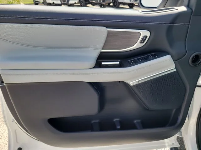 New 2026 White Metallic Ford Platinum image 20