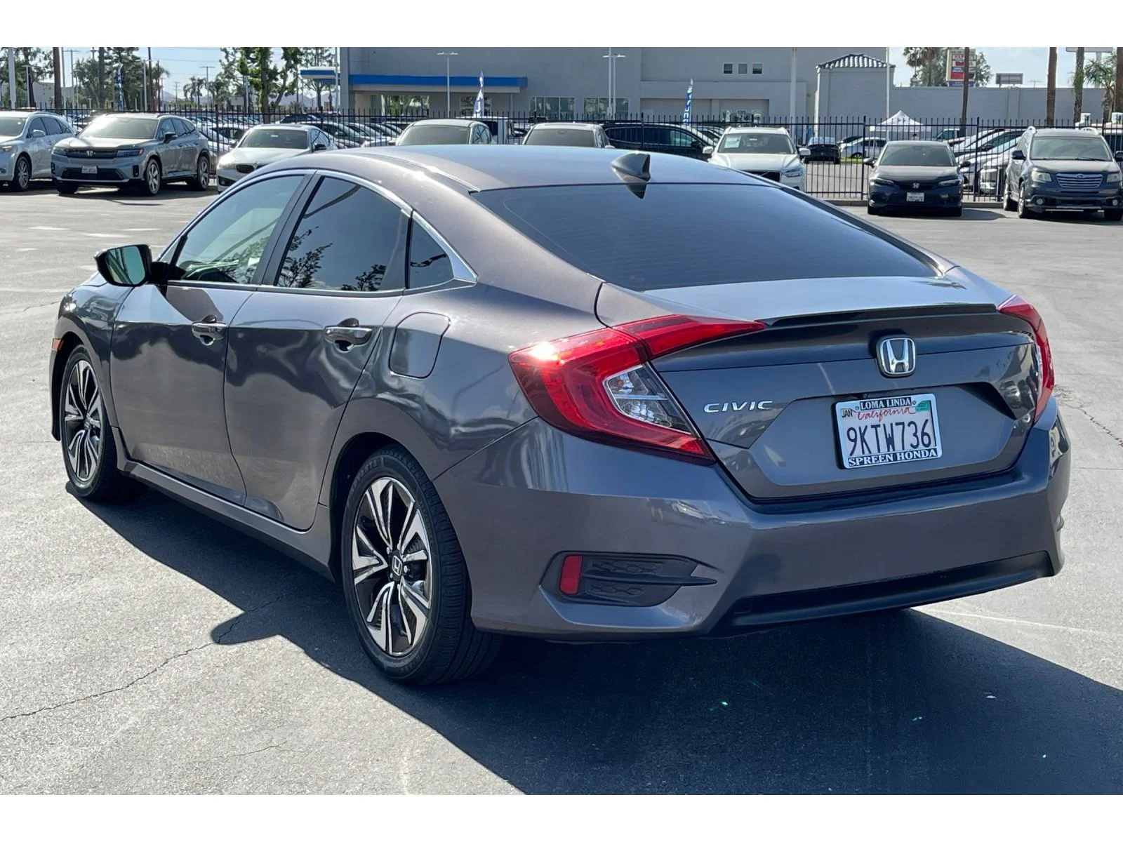 Used 2018 Modern Steel Metallic Honda EX-T image 3