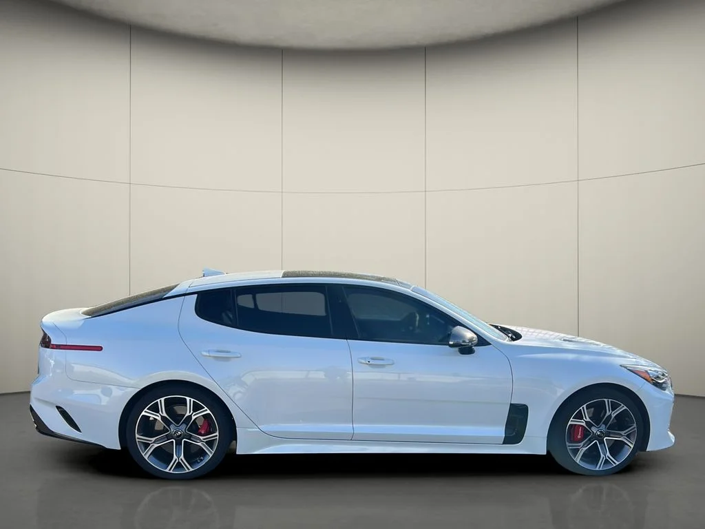 Used 2018 White Kia GT1 image 6