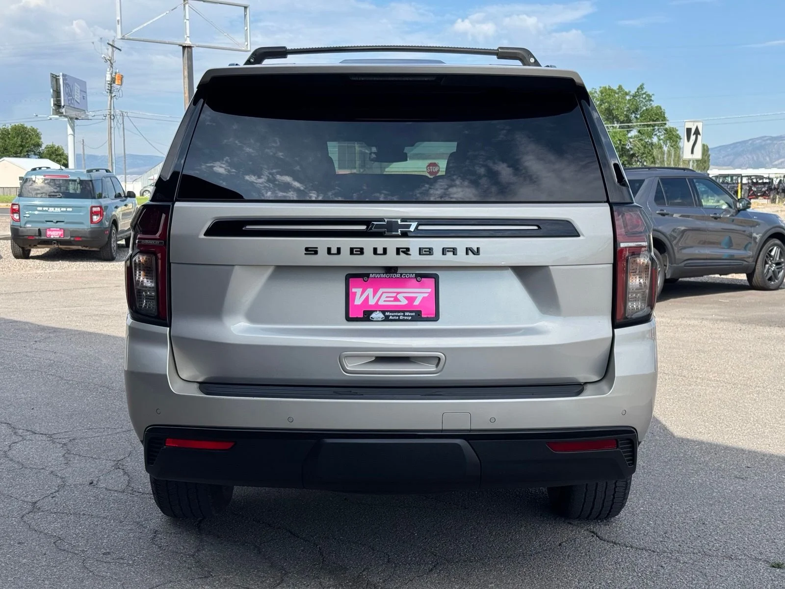 Used 2023 Beige Chevrolet Z71 image 7