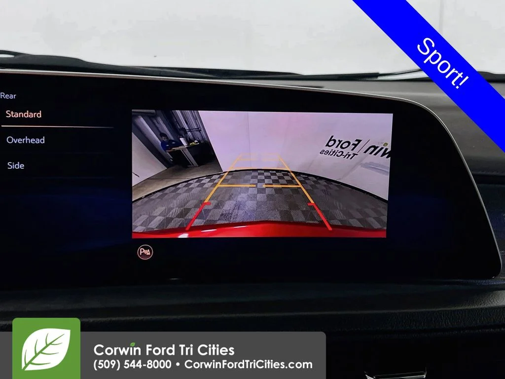 Used 2025  Cadillac Sport image 21