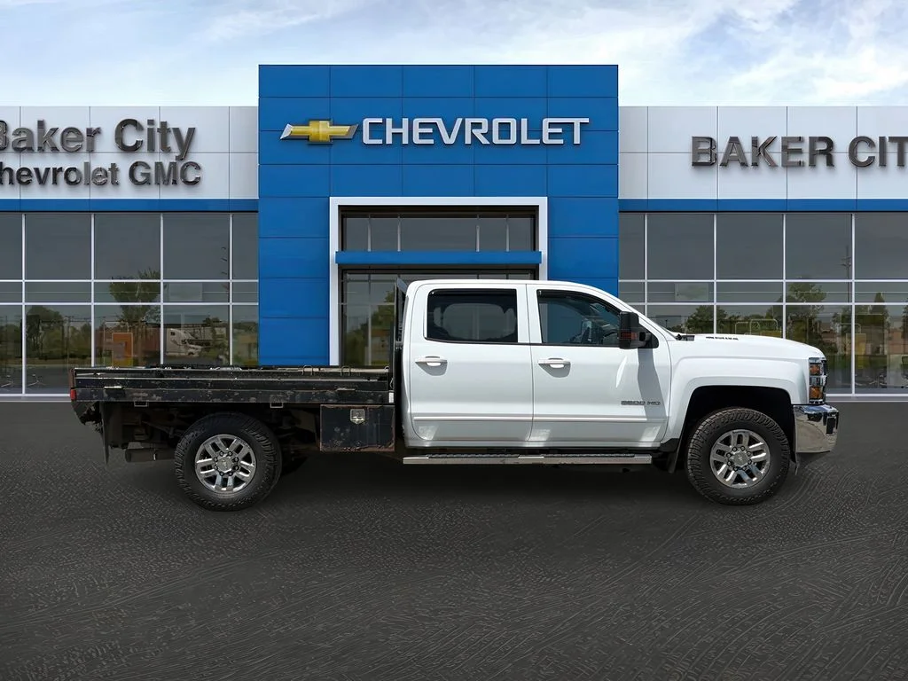 2018 Chevrolet Silverado 3500HD LT - Photo 8
