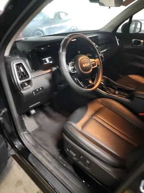 Used 2022 Black Kia S image 7