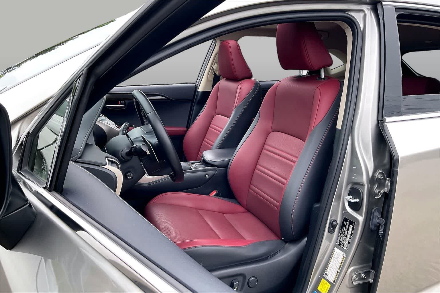 Used 2021 Atomic Silver Lexus  image 8