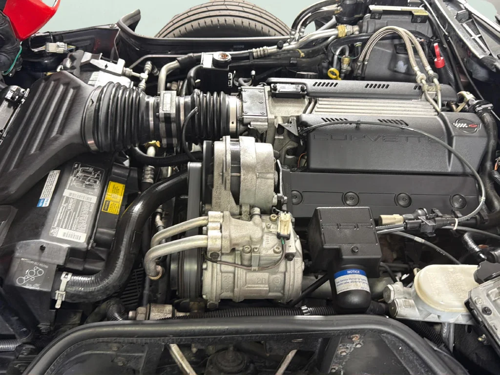 Used 1995  Chevrolet 2dr Convertible image 34