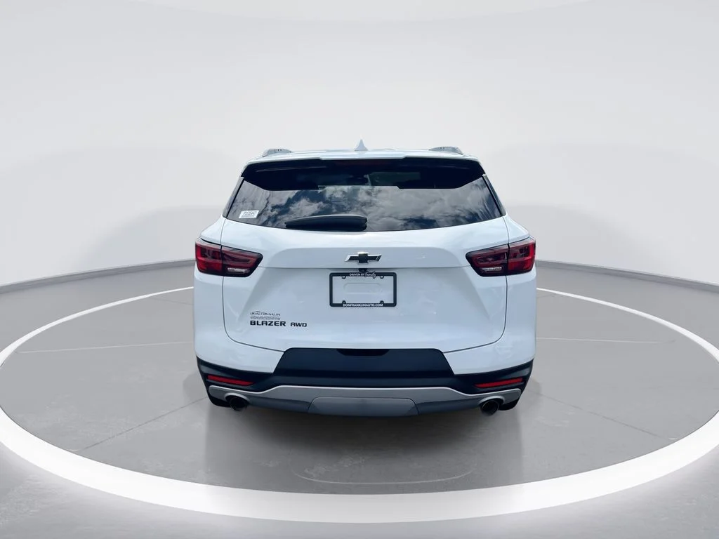 Used 2023 White Chevrolet LT image 7