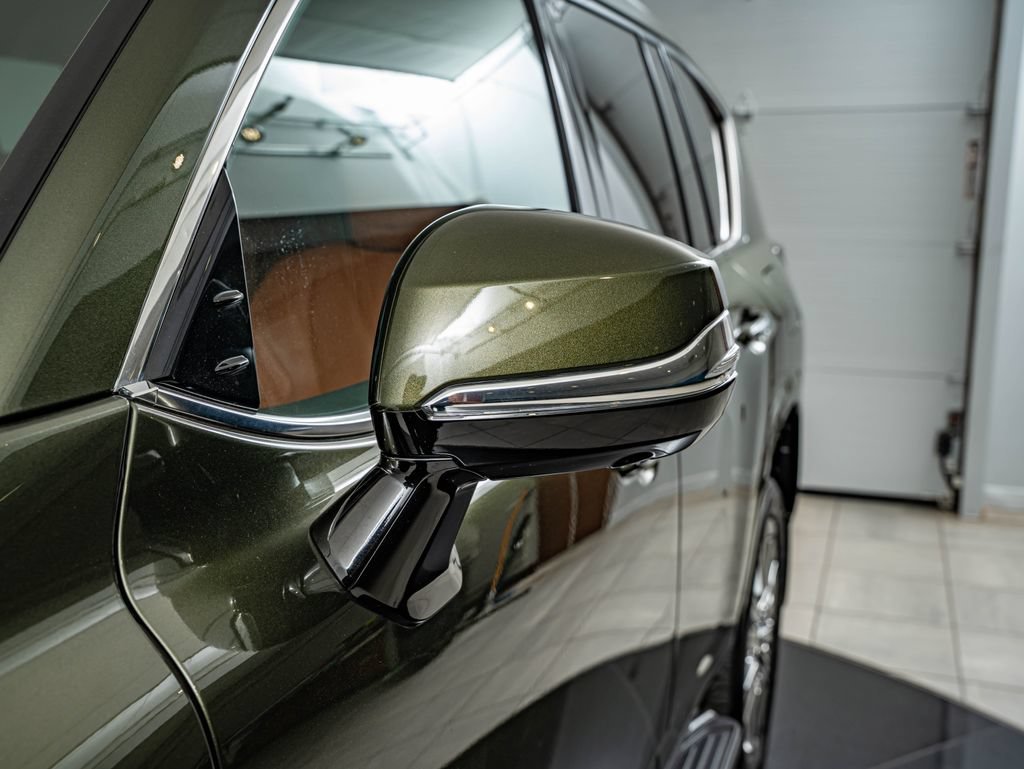 New 2025 Nori Green Pearl Lexus 700h Ultra Luxury image 9