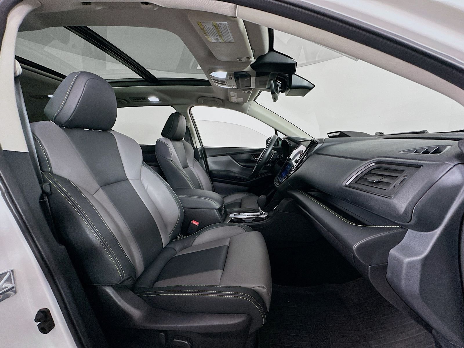 Used 2023 Crystal White Pearl Subaru Onyx Edition image 31