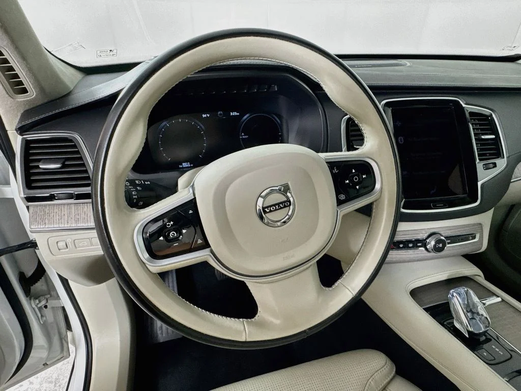 Used 2022 White Volvo T8 Inscription 6 Passenger image 12