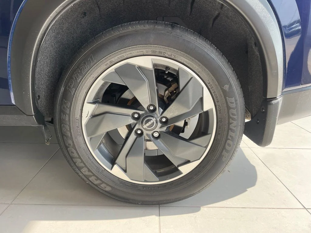 Used 2024 Blue Nissan SV image 17