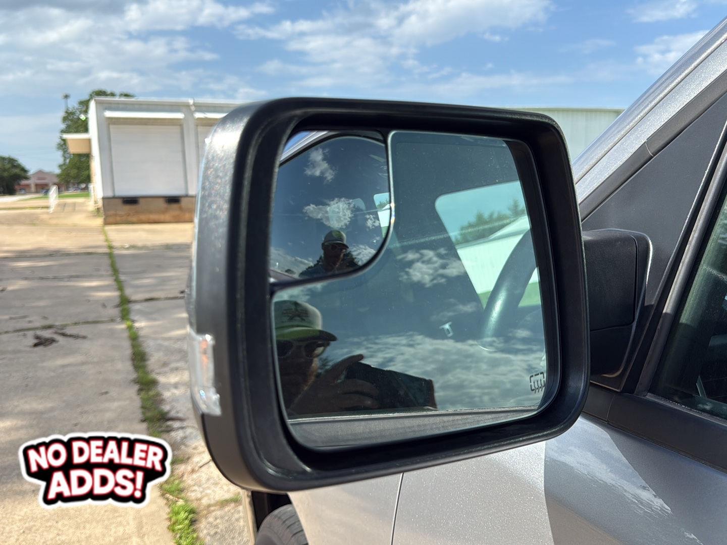 Used 2023 Billet Silver Metallic Clearcoat Ram Laramie image 9