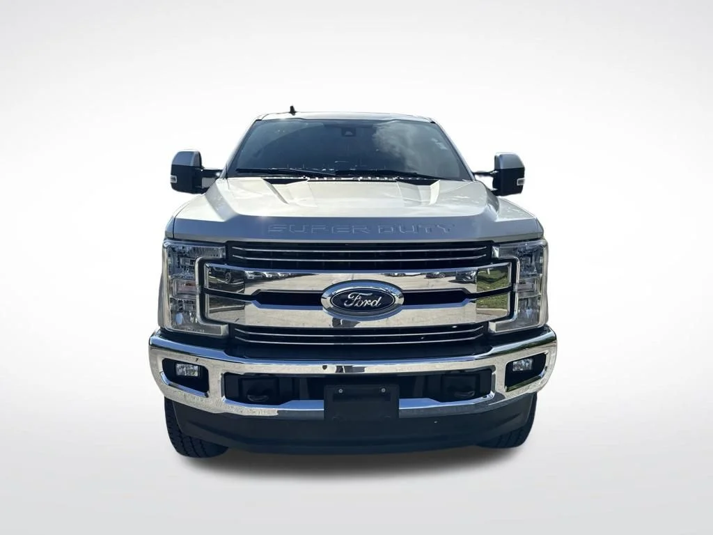 Used 2019 Silver Ford Lariat image 3