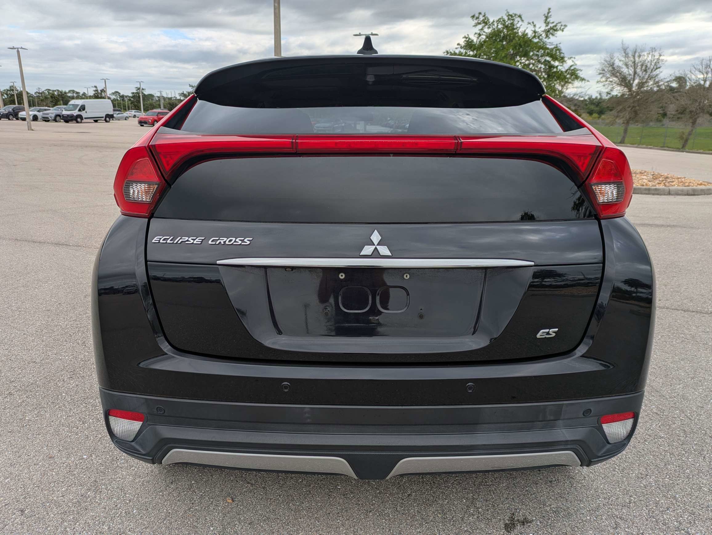 Used 2020 Tarmac Black Metallic Mitsubishi SE image 6