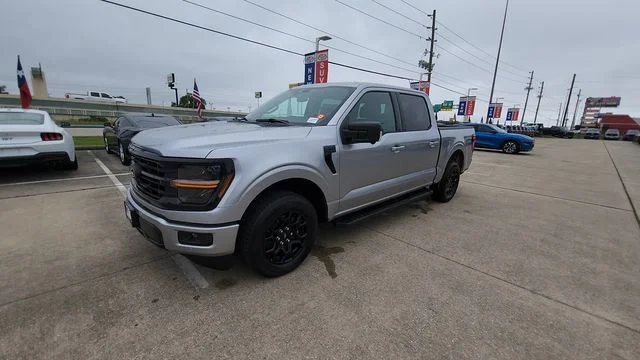 New 2026 Iconic Silver Metallic Ford XLT image 5