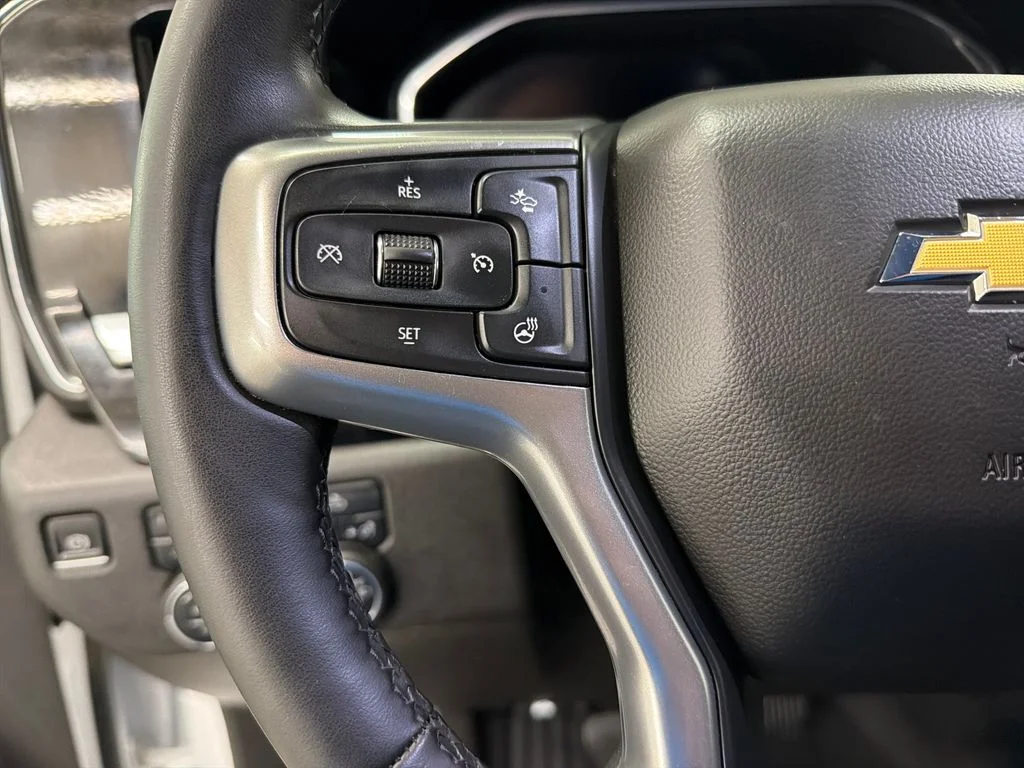 Used 2025 White Chevrolet LT image 20