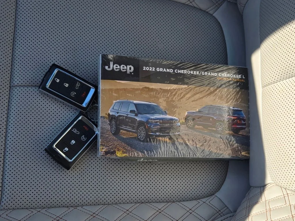 Certified Used 2022 Black Jeep Summit 4xe image 12