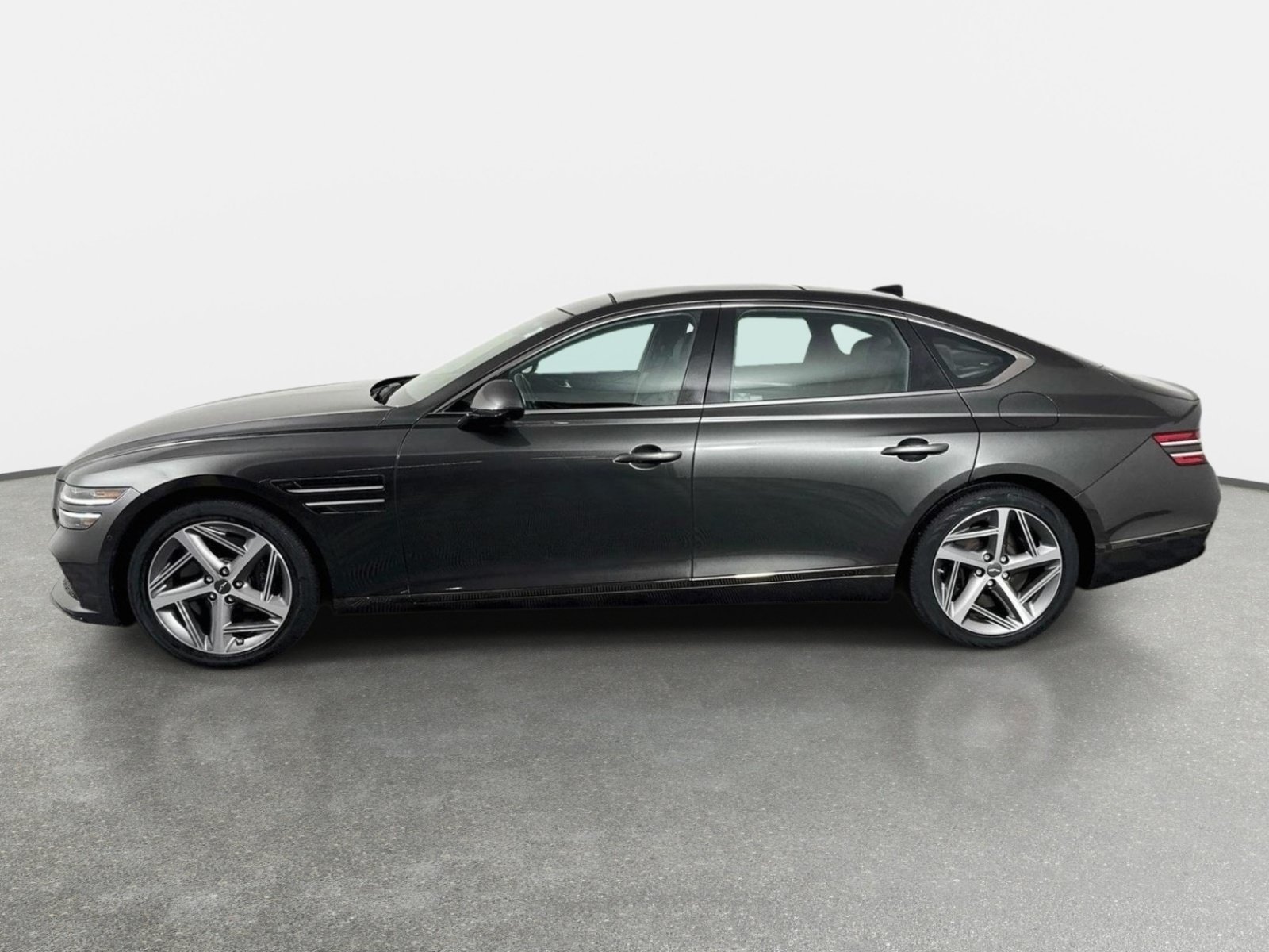 Used 2024 Makalu Gray Genesis 2.5T image 8