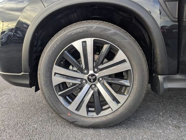 New 2026 Black Mitsubishi ES image 32