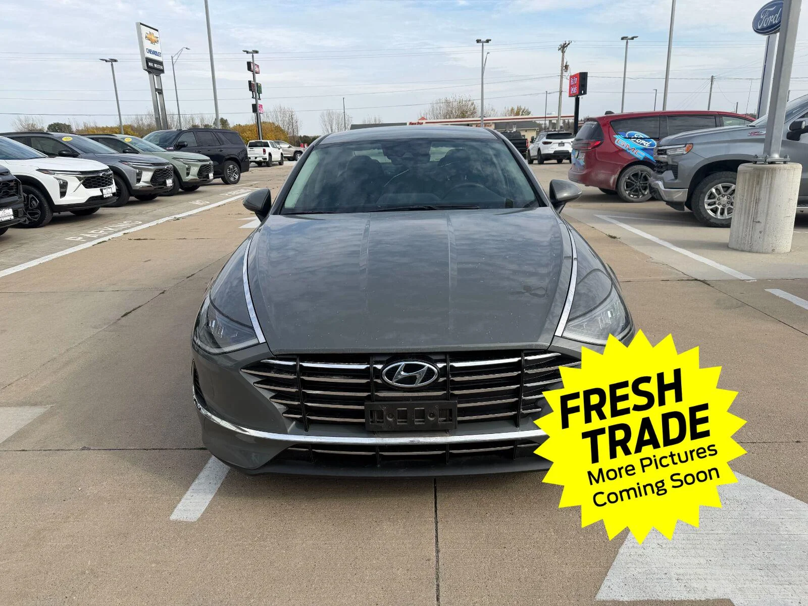 Used 2022 GRAY HYUNDAI  image 3