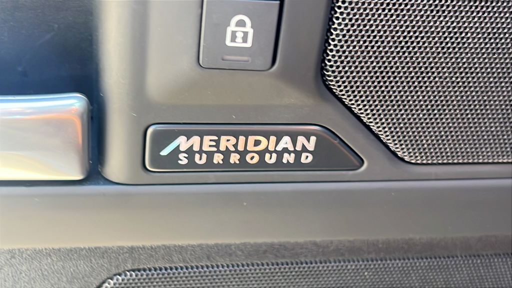 2026 Land Rover Defender X-Dynamic SE - Photo 31