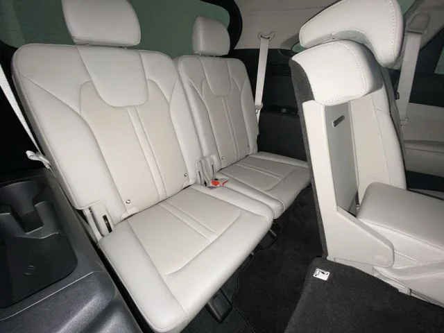 Used 2025 Black Kia S image 23