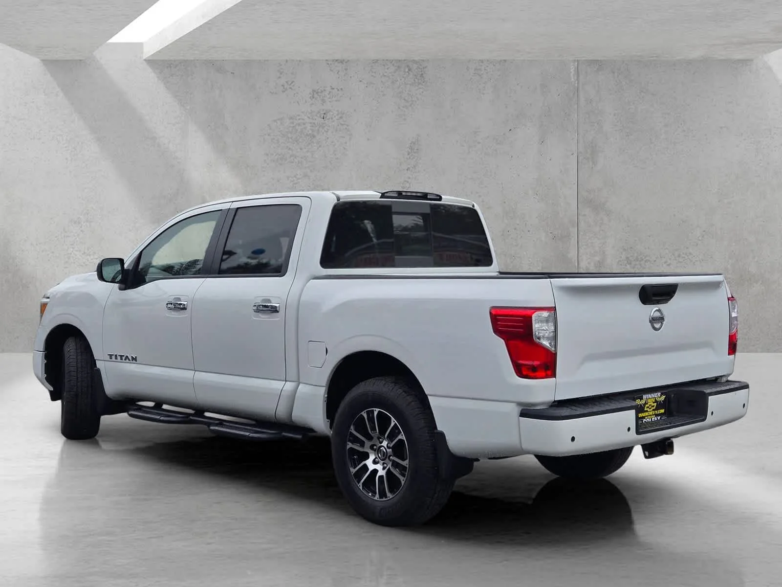 Used 2021  Nissan SV image 6