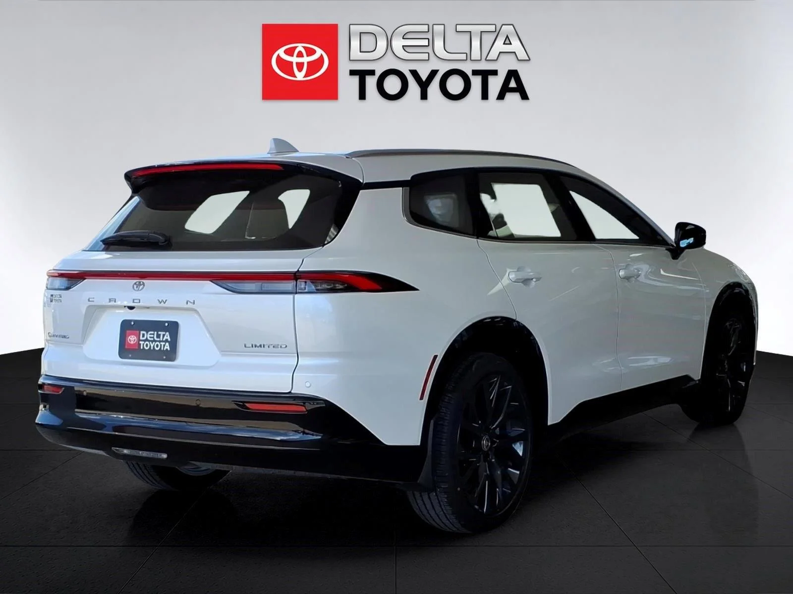 New 2026 Oxygen White Toyota Limited image 5