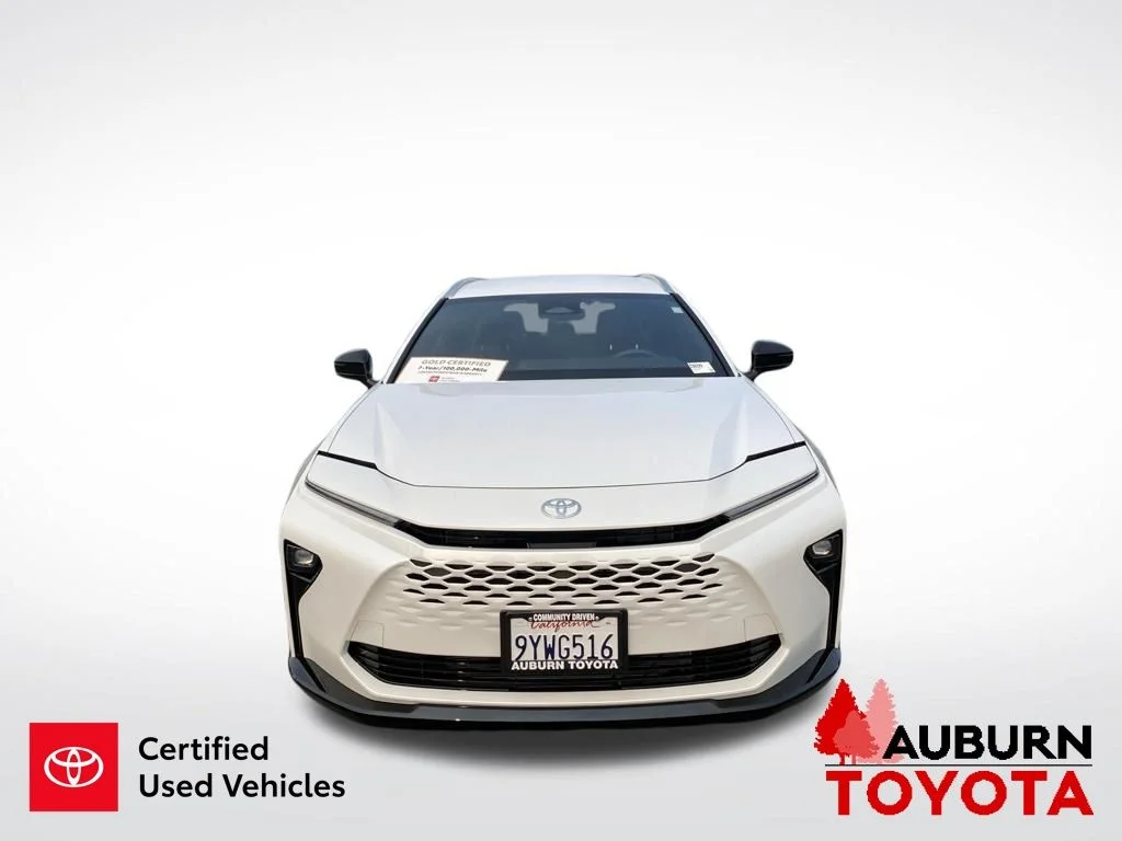 Certified Used 2026 Oxygen White Toyota XLE image 3