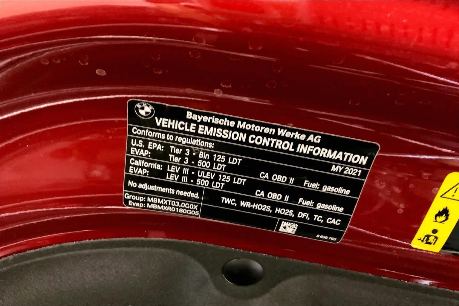 Used 2021 Flamenco Red Metallic BMW xDrive40i image 31
